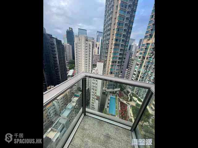 Wan Chai - The Avenue Phase 2 Block 2 09