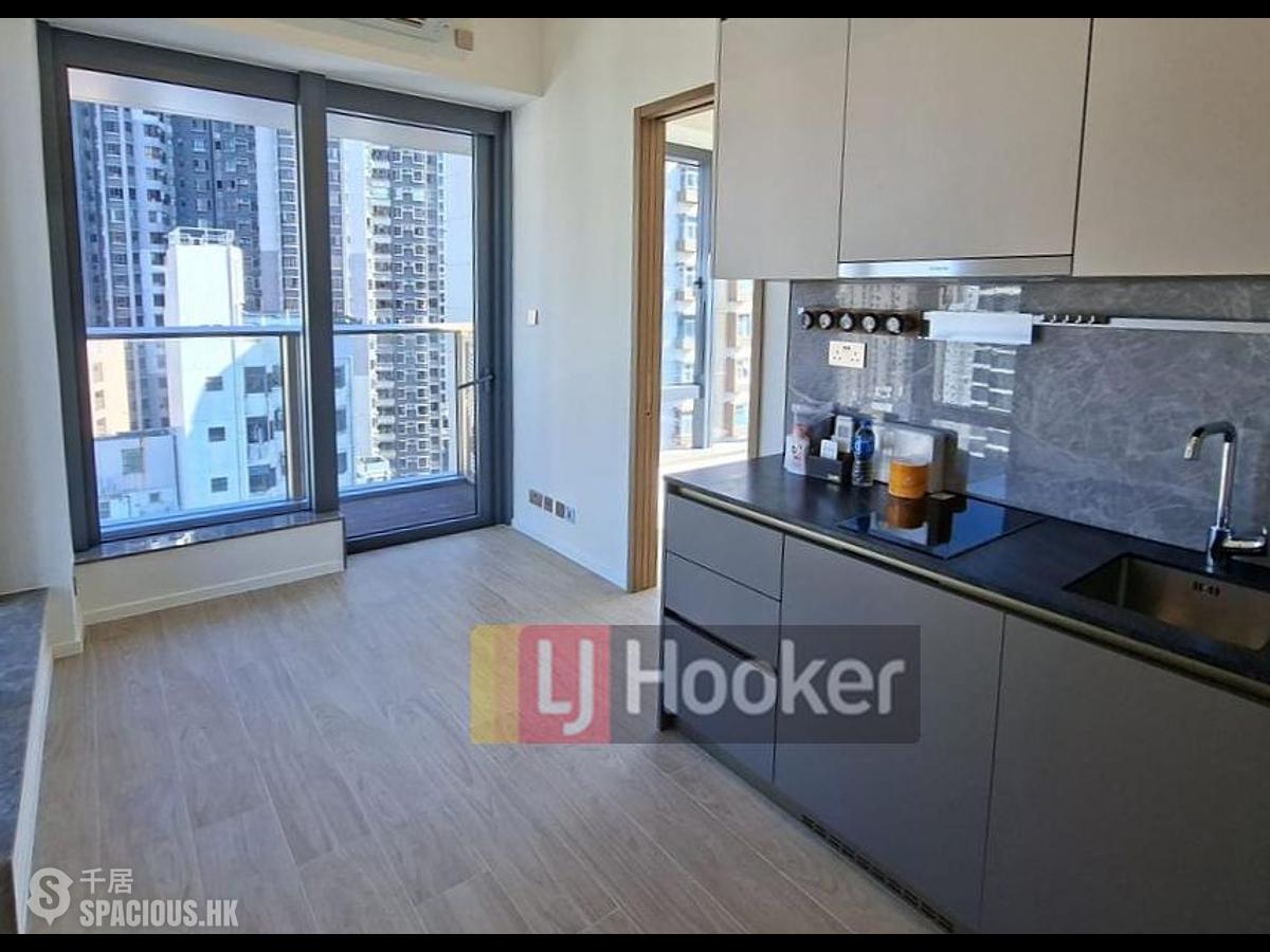 Sai Ying Pun - Des Voeux W Residence 01