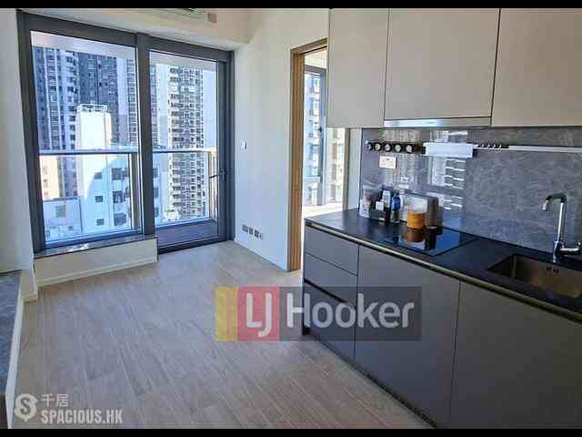 Sai Ying Pun - Des Voeux W Residence 01