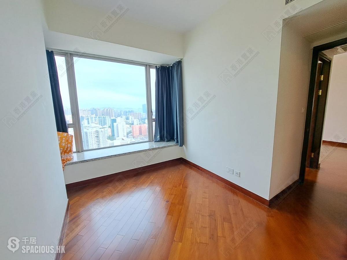 Yau Ma Tei - The Coronation Tower 1 01