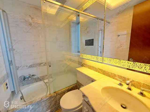 Yau Ma Tei - The Coronation Tower 1 07