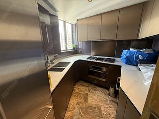 Sai Ying Pun - The Summa Block 1 06