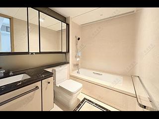 Mid Levels Central - 3, MacDonnell Road 08