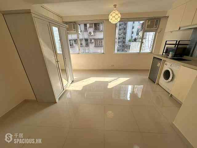 Sheung Wan - Wah Koon Building 01