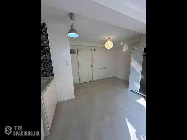 Sheung Wan - Wah Koon Building 04
