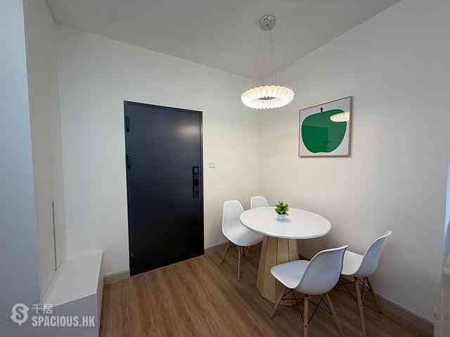 Tsuen Wan - Tsuen King Garden Phase 1 Block 2 01