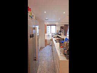 Mid Levels Central - Robinson Heights Block 2 04