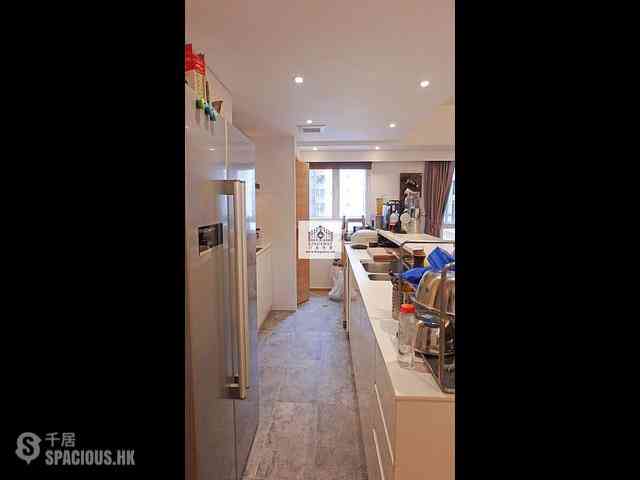 Mid Levels Central - Robinson Heights Block 2 04