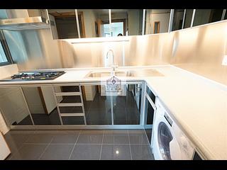 Mid Levels West - 80 Robinson Road 03