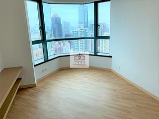 Mid Levels West - 80 Robinson Road 05