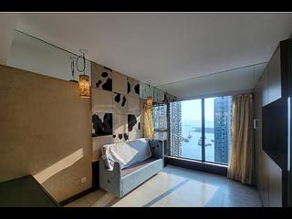 Tai Kok Tsui - Island Harbourview Block 7 08