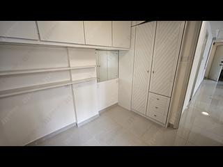 Wan Chai - Man On House 03