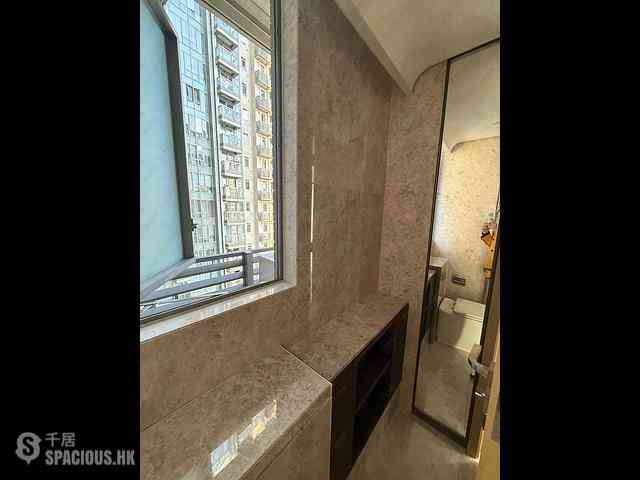 Wong Chuk Hang - The Southside Phase 2 La Marina Tower 1B 04