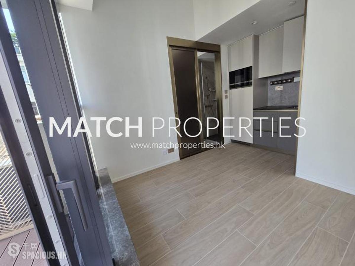 Sai Ying Pun - Des Voeux W Residence 01