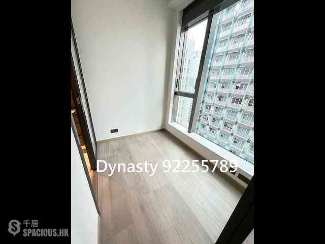 Sai Ying Pun - Two・Artlane 03