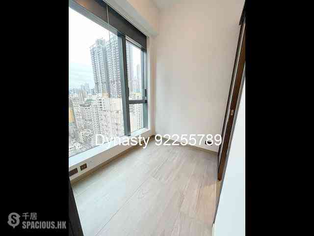 Sai Ying Pun - Two・Artlane 03