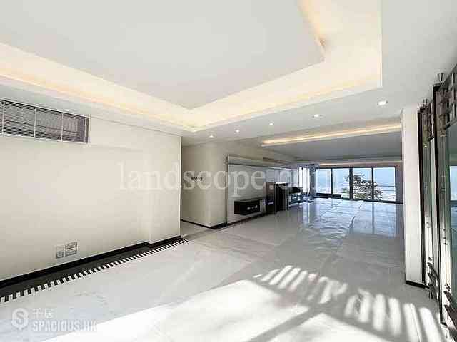 The Peak - 22A-22B, Mount Austin Road 04