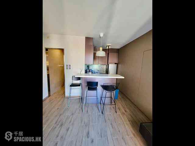 Sai Ying Pun - King Ming Mansion 02