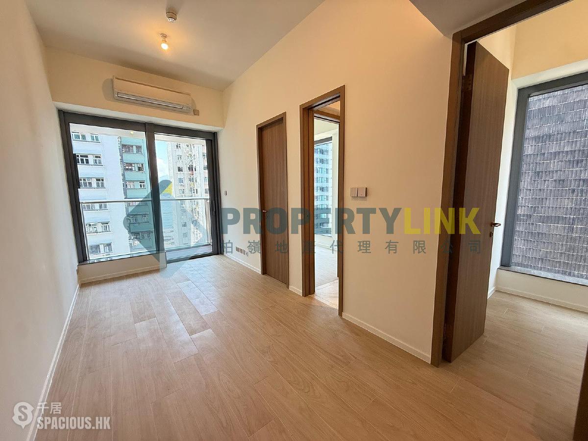 Sai Ying Pun - Des Voeux W Residence 01