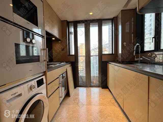 Mid Levels Central - Arezzo 13