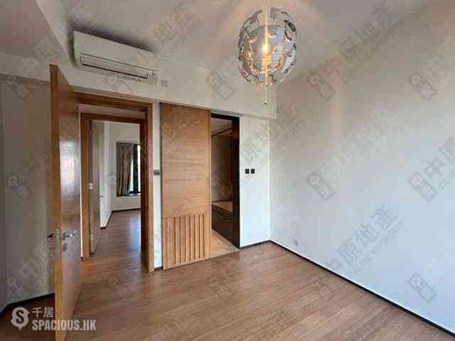 Mid Levels Central - Arezzo 23