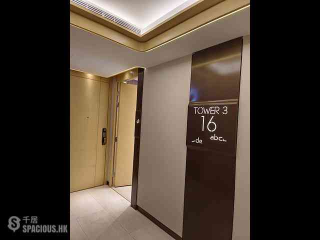 Shek Tong Tsui - Novum West 06