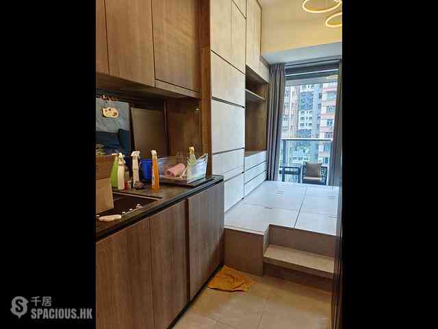 Shek Tong Tsui - Novum West 01