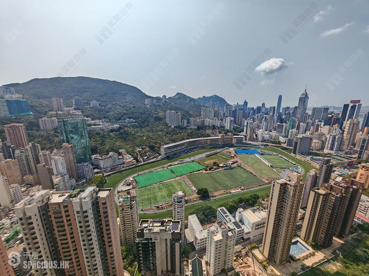 Happy Valley - Broadwood Twelve 01