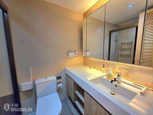 Tung Chung - The Visionary Tower 8 06