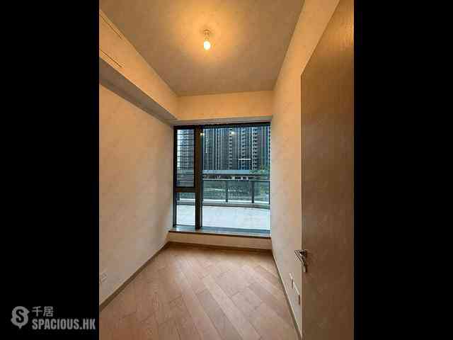 Wong Chuk Hang - The Southside Phase 1 Southland Tower 2A 01