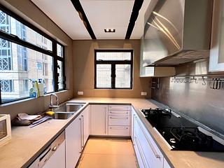 Mid Levels Central - Tavistock II 17