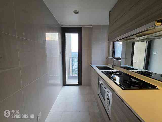 Tung Chung - The Visionary Tower 10 05
