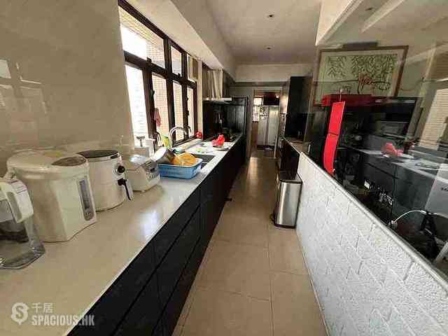 Pok Fu Lam - Baguio Villa 04