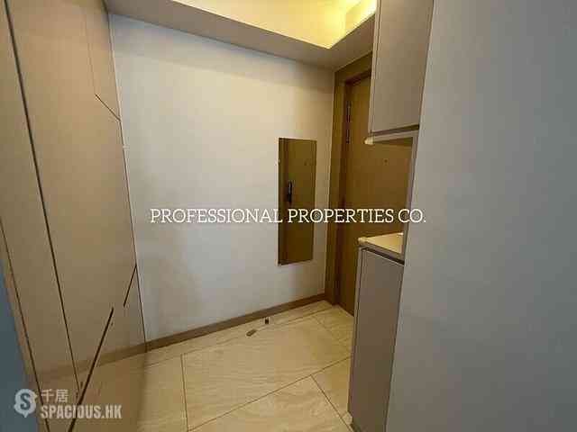 Sai Ying Pun - King's Hill 03