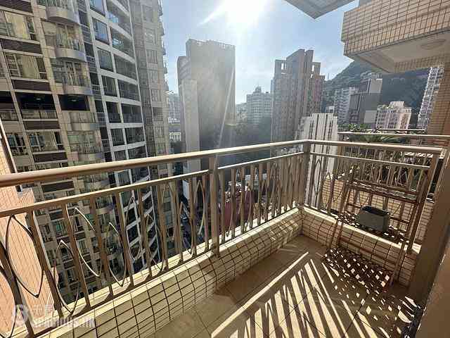 Wan Chai - The Zenith 02