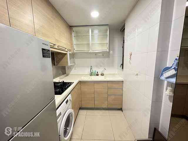 Wan Chai - The Zenith 11