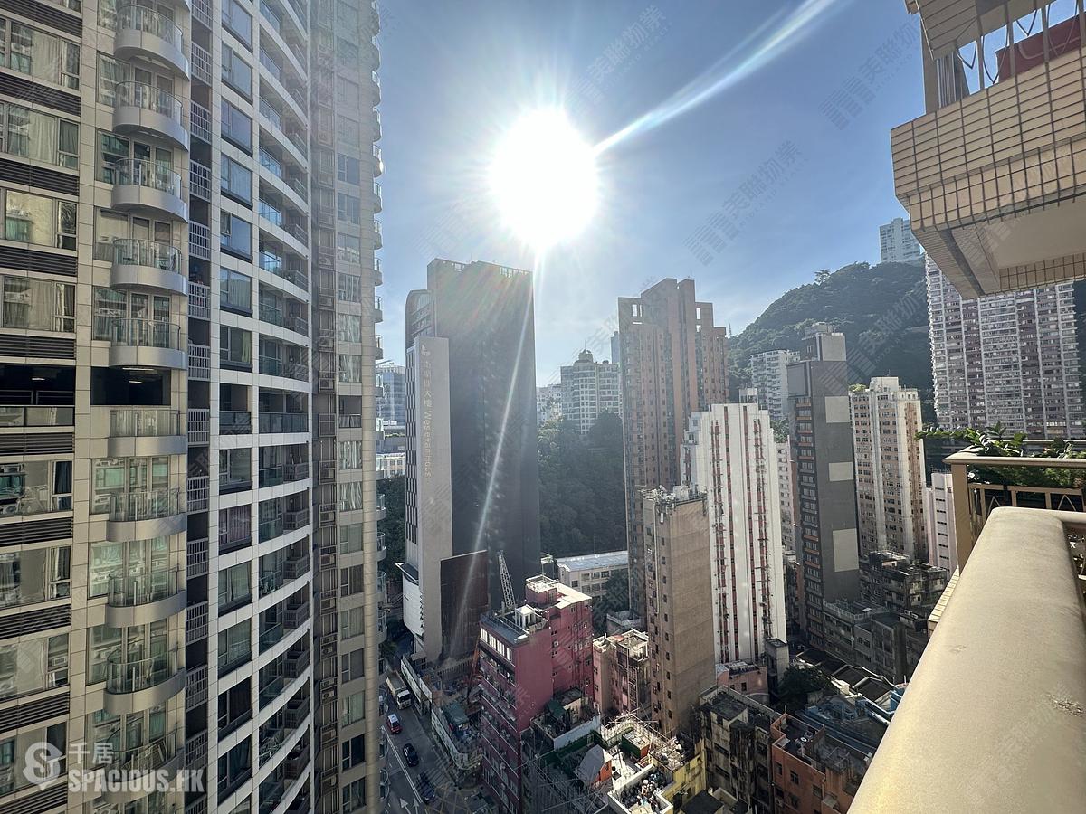 Wan Chai - The Zenith 01