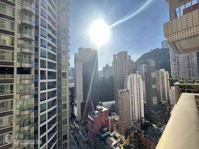 Wan Chai - The Zenith 01
