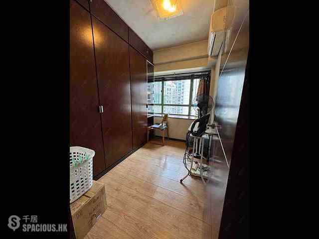Mid Levels Central - Goldwin Heights 07