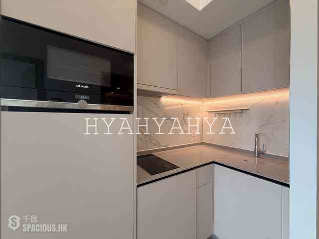 Sai Ying Pun - No.8 Hing Hon Road (Resiglow-Bonham) 06