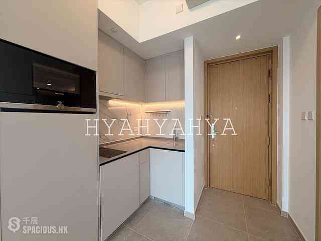 Sai Ying Pun - No.8 Hing Hon Road (Resiglow-Bonham) 07