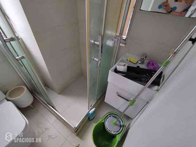 Sai Ying Pun - Fook Moon Building 03