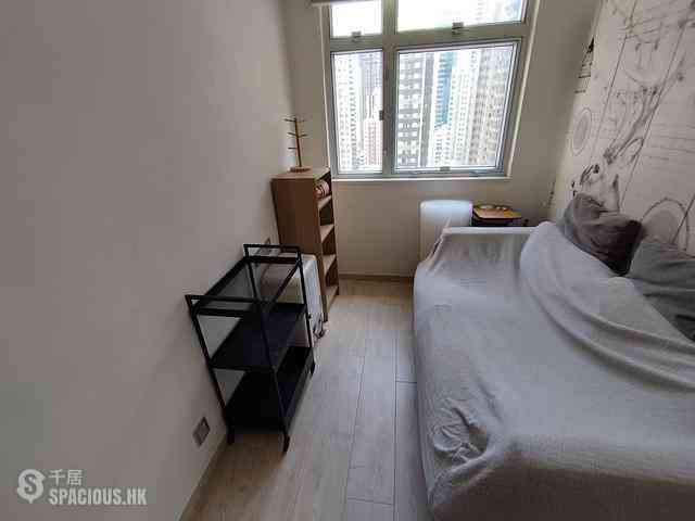 Sai Ying Pun - Fook Moon Building 05