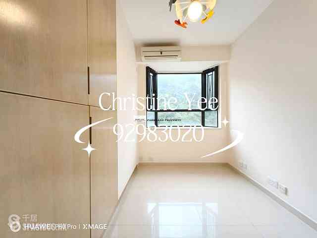 Tai Hang - Ronsdale Garden 08