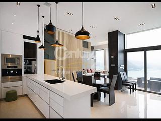 Repulse Bay - The Beachfront 02