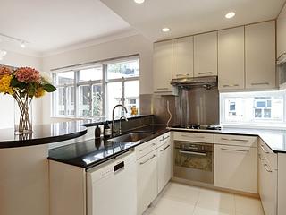 Mid Levels Central - Hong Lok Mansion 02