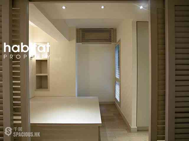 Mid Levels Central - Sun Fat Building 05