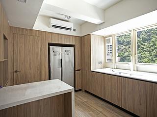 Mid Levels Central - St. Joan Court 03