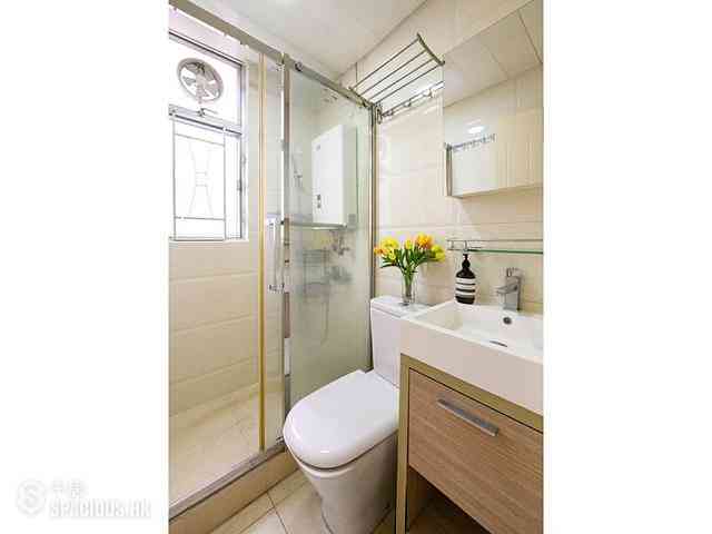 Sai Ying Pun - New Start Building 05