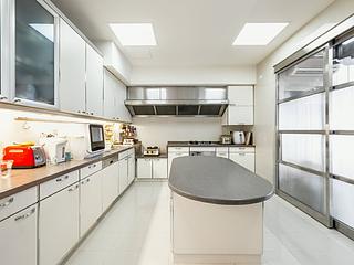 The Peak - Kellett Villas 17
